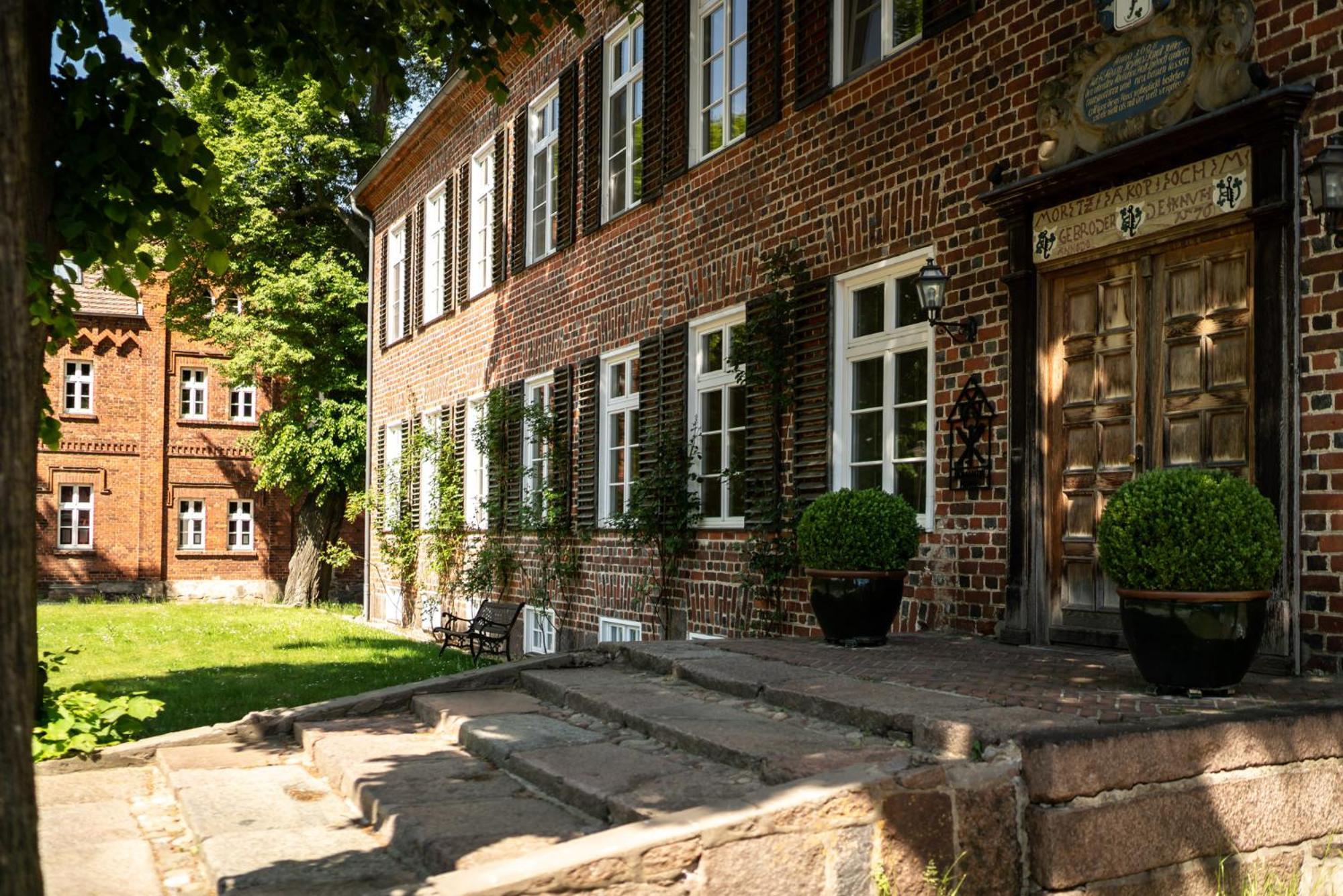 Romantik Hotel Gutshaus Ludorf Экстерьер фото